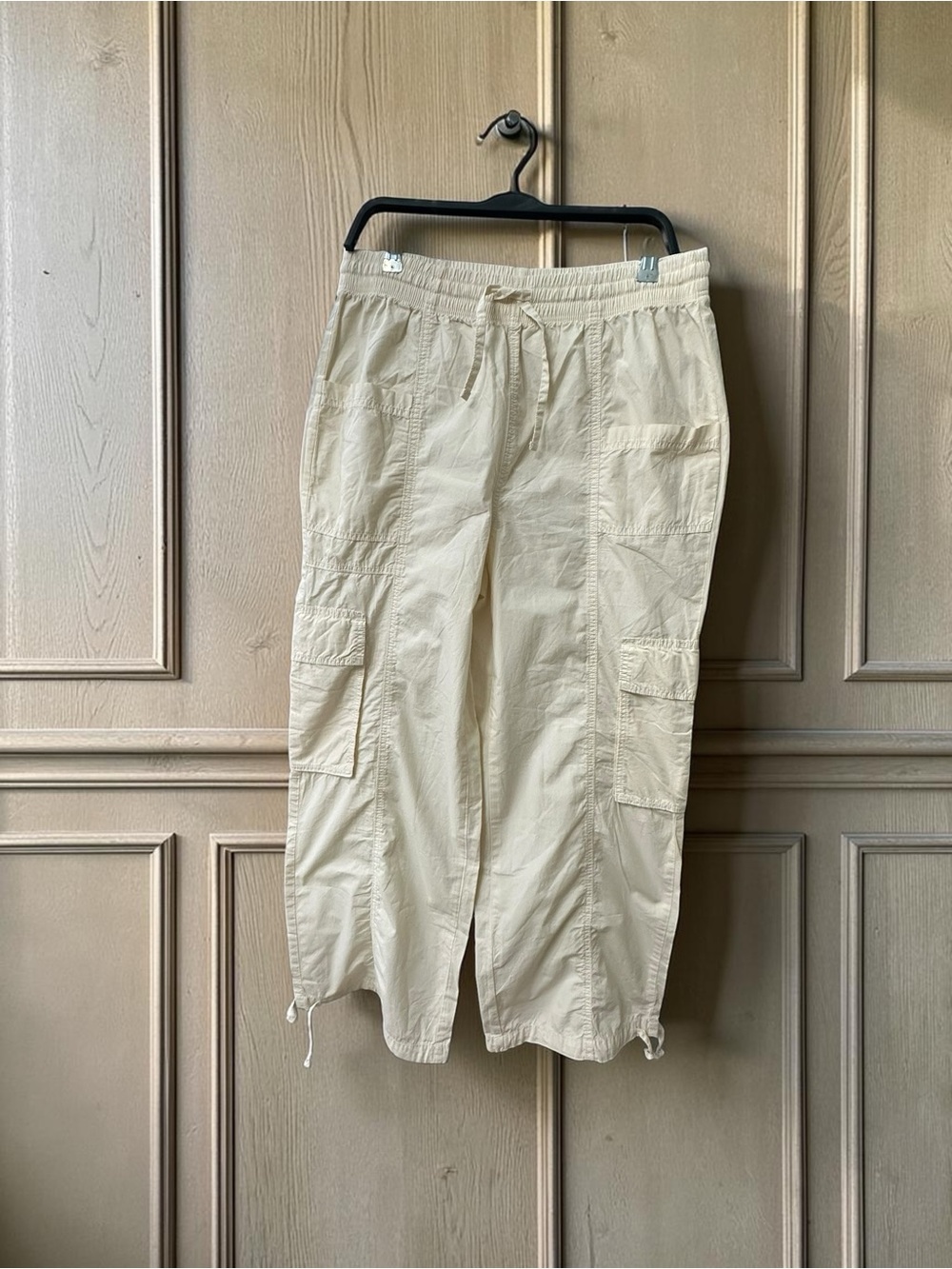 Aerie Lightweight Cargo Wide Leg With Ankle Ties Pants. Cream: Size Medium NWT